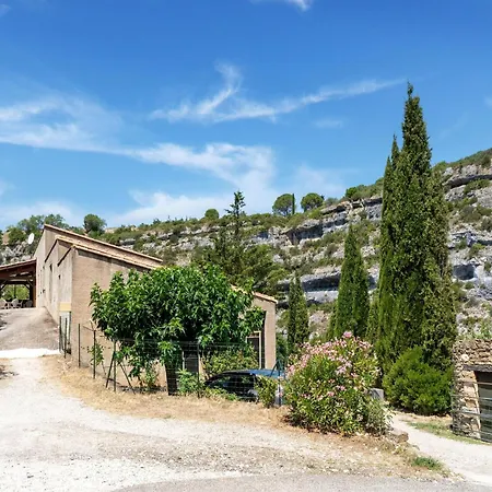 With Garden Minerve